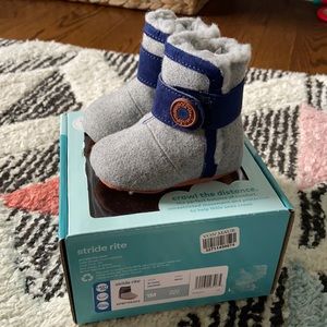NIB Stride Rite Carmen booties with fleece lining size 1